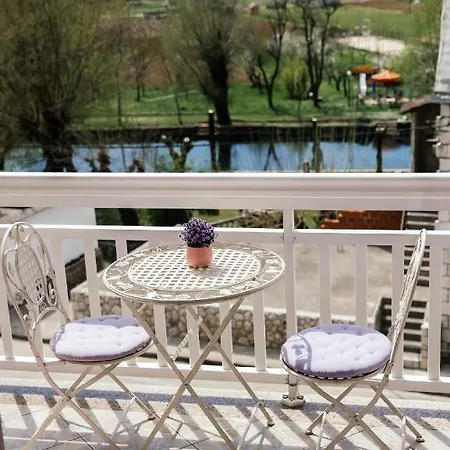 Apartment Luxury Leonarda On The River Vrljika Imotski