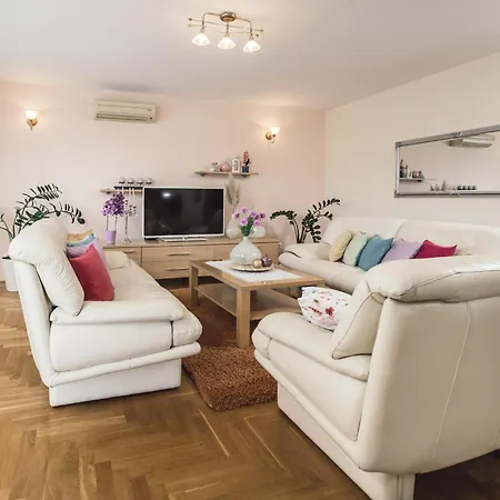 Apartment Luxury Leonarda On The River Vrljika Imotski