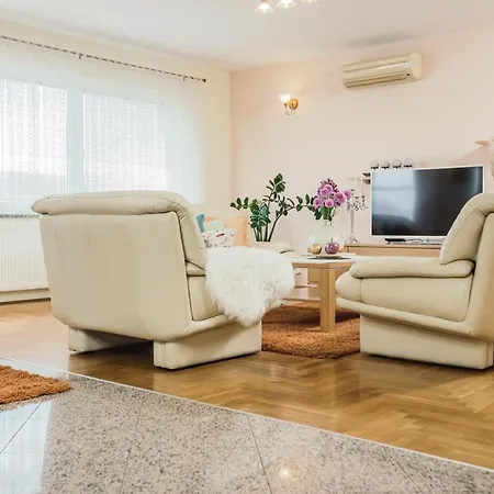 Luxury Leonarda On The River Vrljika Apartment Imotski