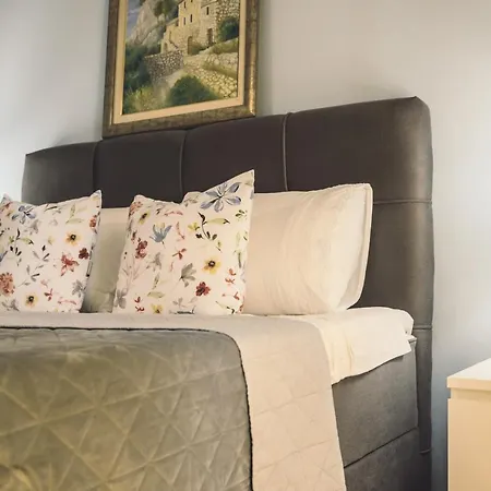 Apartment Luxury Leonarda On The River Vrljika *