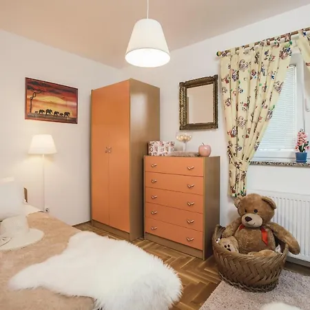 Luxury Leonarda On The River Vrljika Apartment