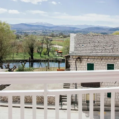 Apartment Luxury Leonarda On The River Vrljika Imotski